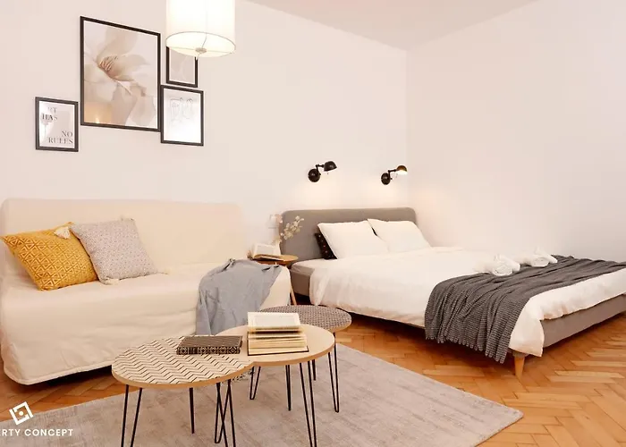 Chic Scandinavian Style Studio *