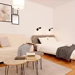 Chic Scandinavian Style Studio *