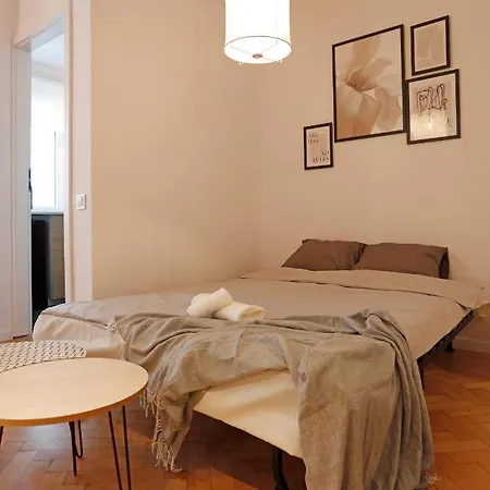 Chic Scandinavian Style Studio Daire Bükreş